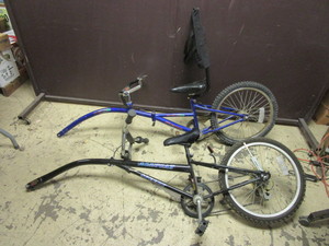 lot 233 image: ALLYCAT SPEEDY, KENT CO-PILOT CHILD BIKE TRAILER
