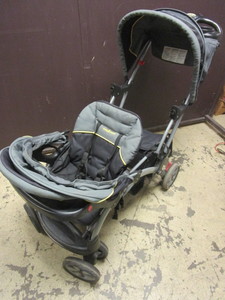 lot 248 image: BABY TREND SIT-N-STAND STROLLER
