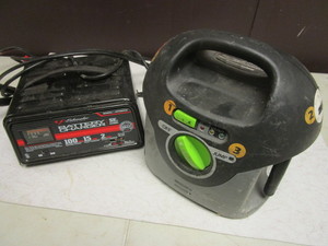 lot 259 image: ENERGIZER JUMPSTART 400, SCHUMACHER ELECTRIC BATTERY CHARGER