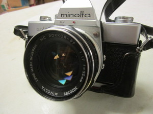 lot 289 image: VINTAGE MINOLTA CAMERA