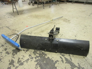 lot 291 image: PLOWING IMPLEMENT, ROOF SHOVEL