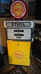 Vintage Tokheim Interceptor Shell Gas Pump - Model 452