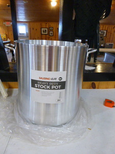 lot 3 image: New Salerno Elite Heavy Duty Stock Pot