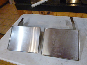 lot 14 image: 2 Angle Shelves