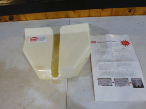 lot 19 image: Heinz Wall Rack