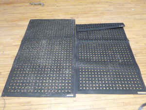 lot 35 image: 2 Anti-Fatigue Drainage Mats
