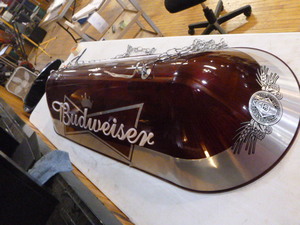 lot 55 image: Budweiser Pool Table Light