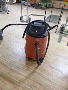 lot 73 image: Hako Minuteman Commercial WetDry Vac