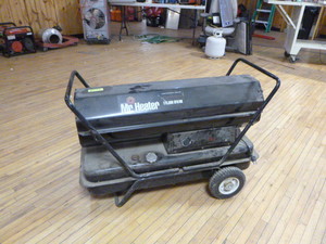 lot 79 image: Mr. Heater Contractor Series Kerosene Heater