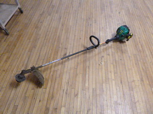 lot 84 image: Yardman Weed Eater