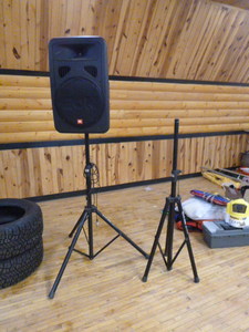lot 90 image: JBL Speaker and 2 Speaker Stands