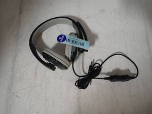 lot 29 image: Headset