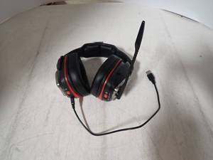 lot 32 image: Headset
