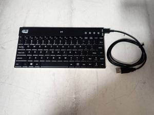lot 81 image: keyboard