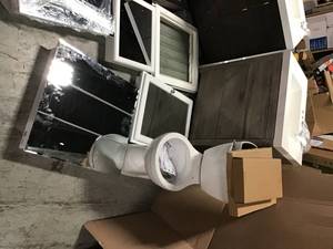 Lot of assorted Bathroom items Original Customer Returns See Pics