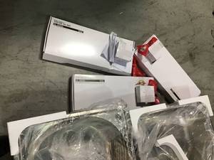 Lot with Assorted  sinks costumer returns different styles and conditions