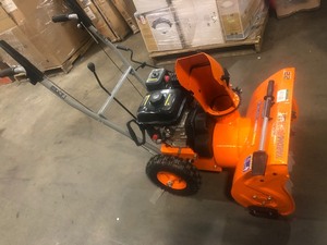 YARDMAX 22 in. 2-Stage Gas Snow Blower In good conditions