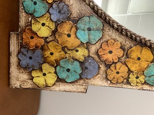 lot 54 image: Oblong, Oval Wooden Mirror w Colorful Flowers