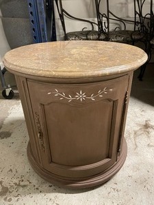 lot 29 image: Carved Wooden SideAccent Table