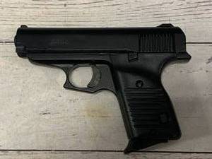 lot 102 image: Hard to Find Lorcin .380 Handgun & Magazine