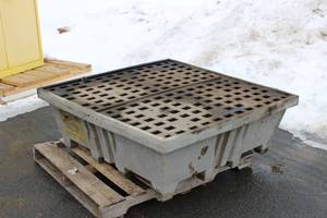 lot 14 image: Spill Control Pallet