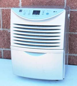 lot 16 image: LG Dehumidifier 70 Pints  Day