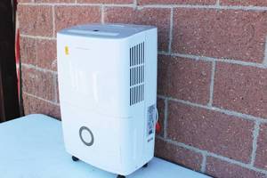 lot 19 image: Dehumidifier Frigidaire  50 Pints  Day