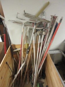 lot 444 image: ASSRTD. CONSTRUCTION HAND TOOLS, FLOOR SQUEEGEES, MORE