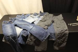 Boys size 7, 5 jeans with adjustabl...