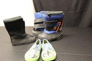 Boys size 7, Rugged Outback snoe bo...