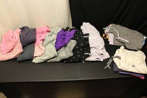 Womens XL pajama sets, 7...