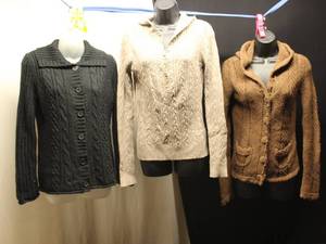 Ladies size S, 3 sweaters...