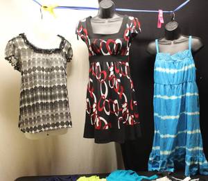 Ladies size S, 9 tops, 2 dresses...