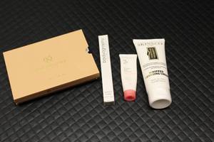 Brand new High end make up, check o...