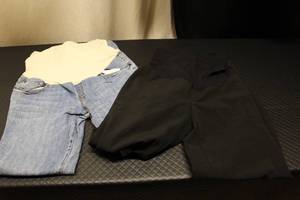 Ladies size 8 maternity pants, 2 pa...
