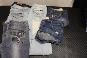 Jrs size 5, 3 jeans, 2 shorts,...