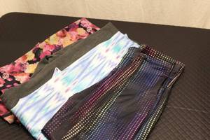 4 yoga pantsleggings Size S...