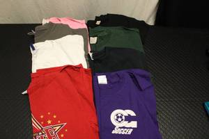 8 t-shirts size XS...
