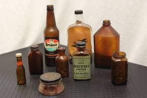 8 brown bottles, Boer NeatsFoot, 3...