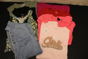 size XS, 8 tops...