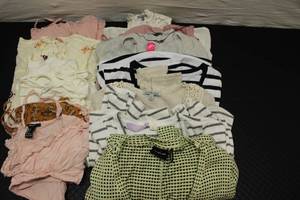 size S, 12 tops...
