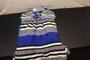 size L, 3 dresses and 5 skirts...
