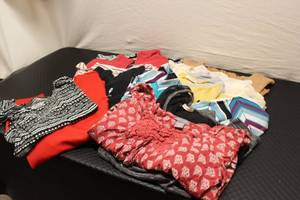 size M, 10 tops...