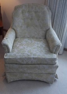 lot 5 image: Floral Vintage Chair