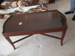 lot 9 image: Glass Top Coffee Table 36x18x16T