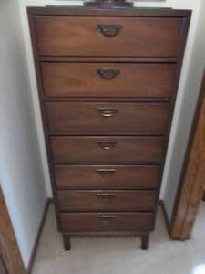 lot 33 image: Tall 7-Drawer Cabinet Includes Contents Stationary, Linens, Memo Books, Misc. Approx. 60 Tall