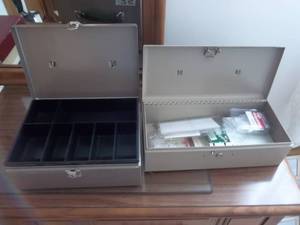 lot 35 image: Cash Box & File Box