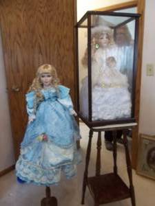 lot 41 image: 2-Collector Dolls With Display Stands
