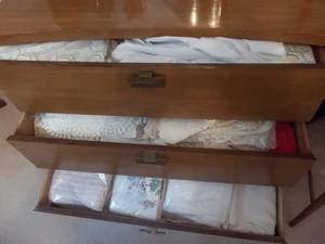 lot 46 image: 3-Drawer Full Of Vintage Linens