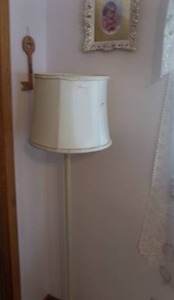 lot 52 image: Vintage Floor Lamp With Lighted Base (Works) & Wall Decor